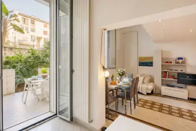 Lemon Tree House, Bari